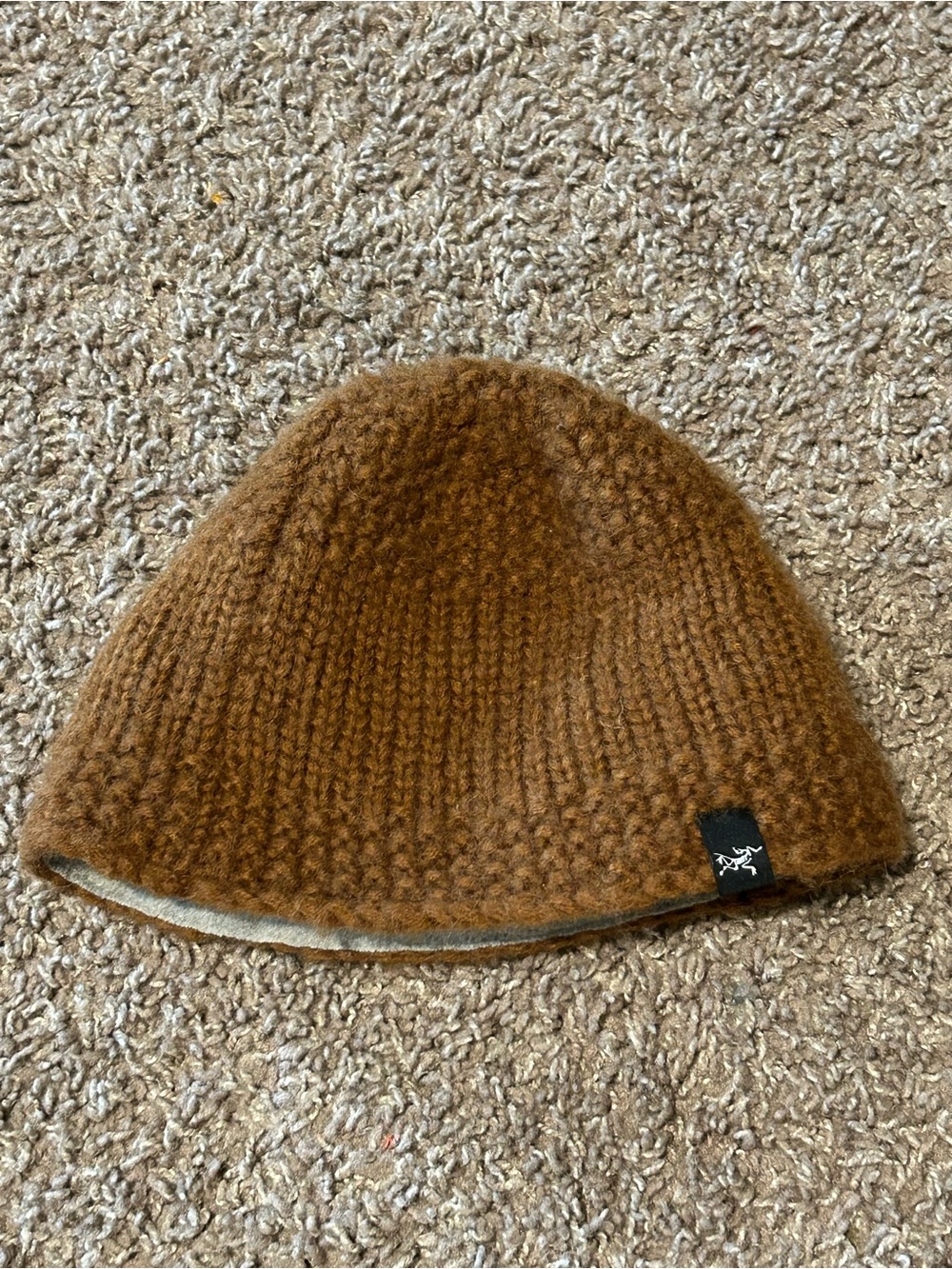 Arc’teryx Wool Blend Knit Hand Crochet Detail
Womens Beanie Hat , one size